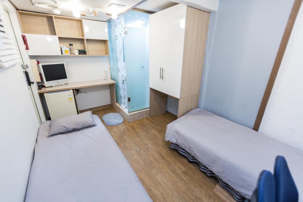 Guest house Young Living Tel-female Only