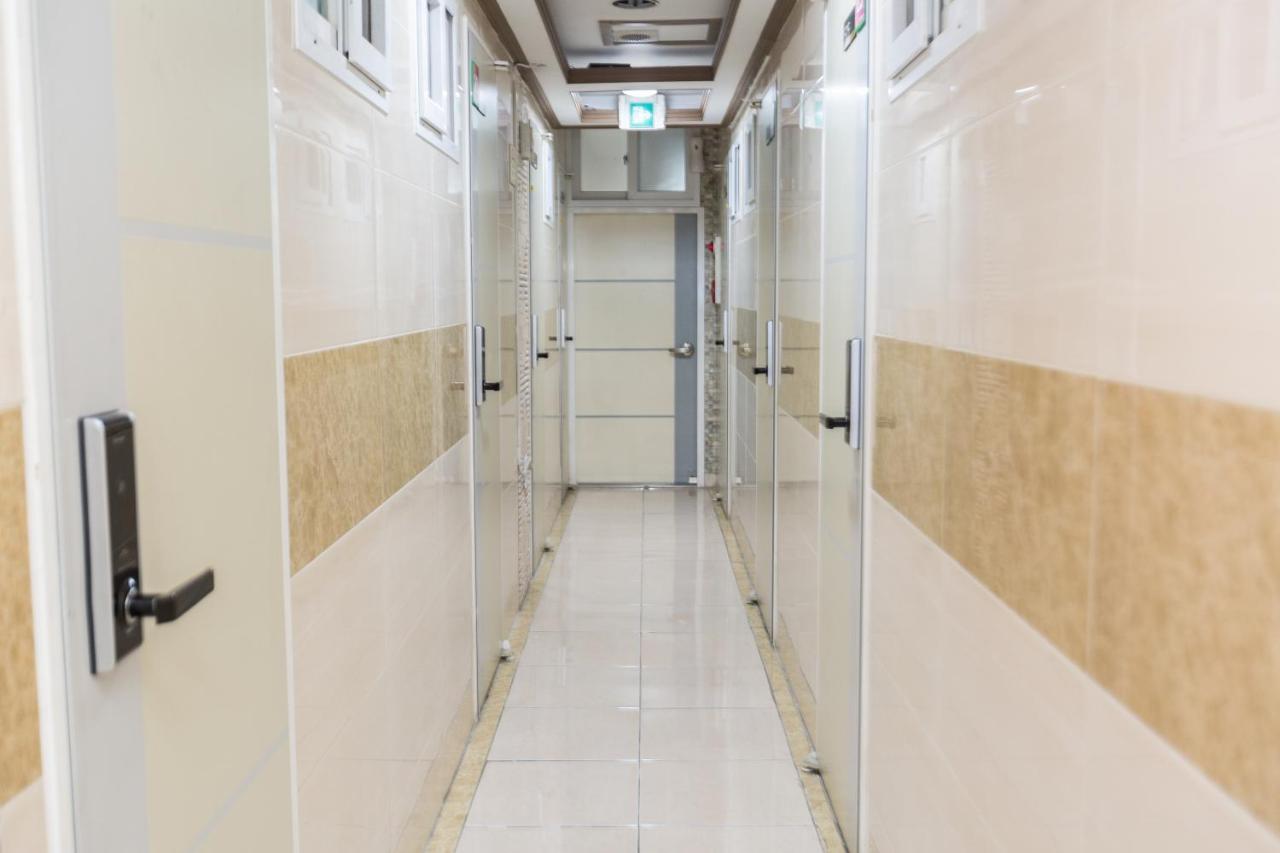 Young Living Tel-female Only Guest house Seoul