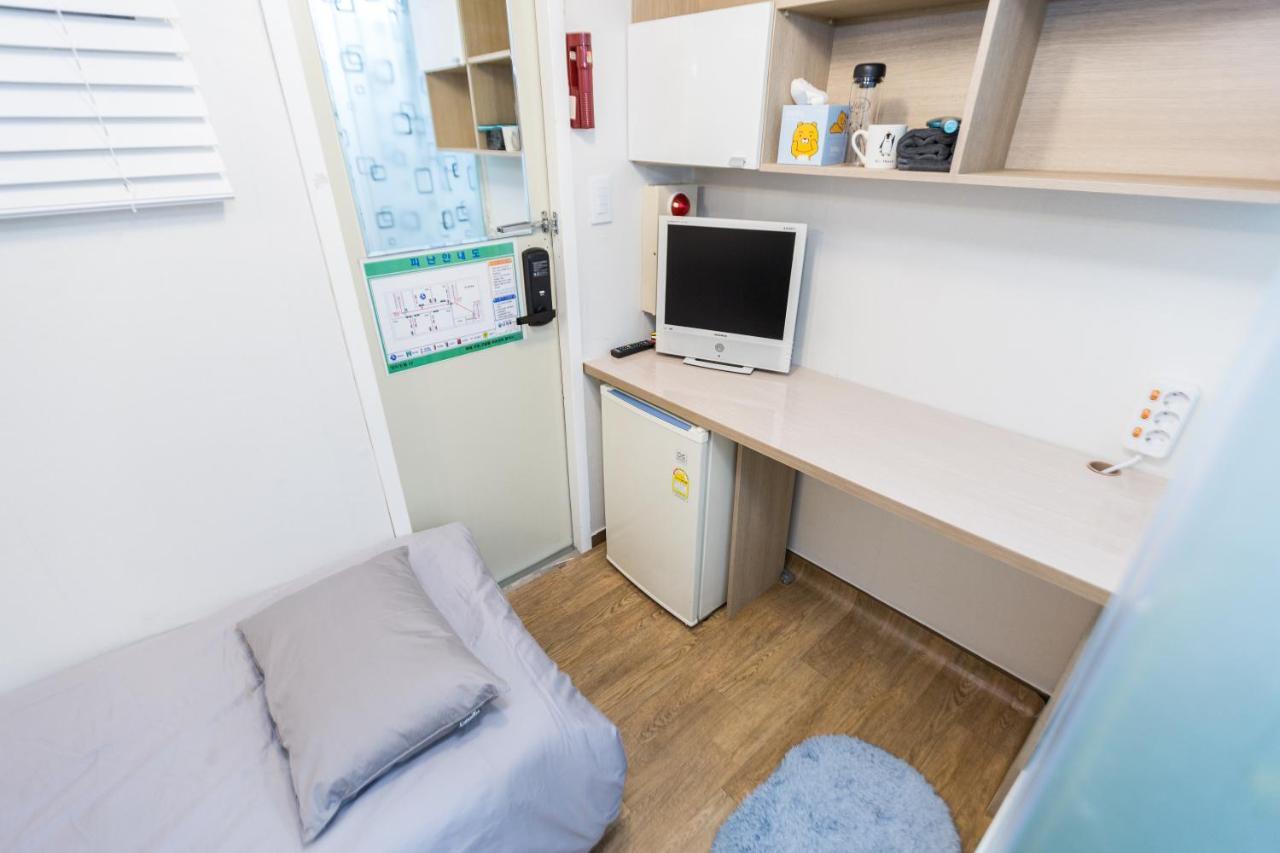 Young Living Tel-female Only Guest house Seoul