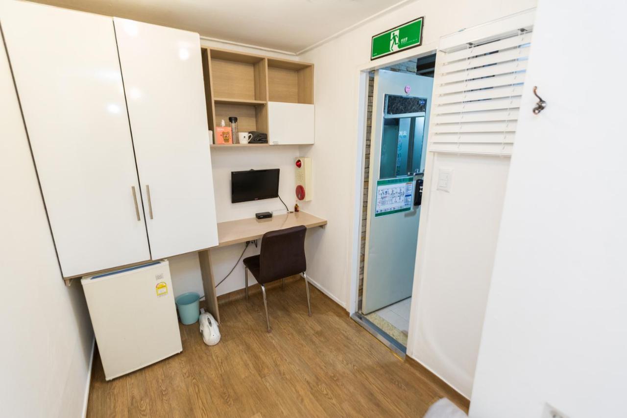 Young Living Tel-female Only Guest house Seoul