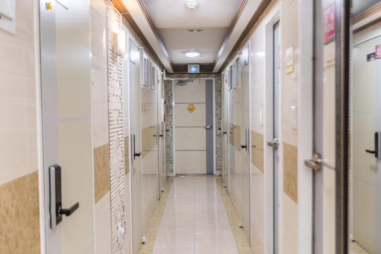 Guest house Young Living Tel-female Only Seoul